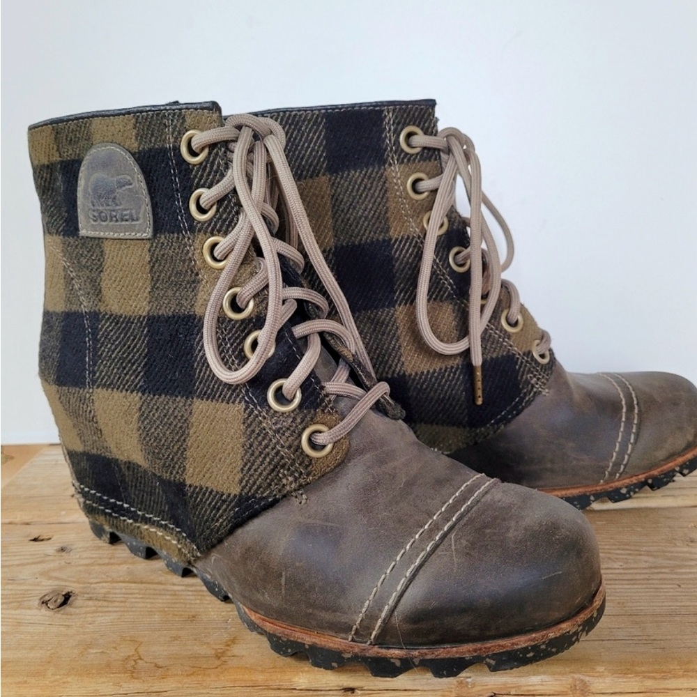 Sorel PDX Wedge Olive Green Buffalo Plaid Lace Up Boot
